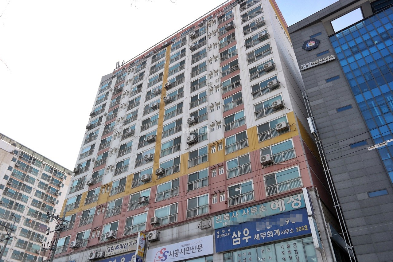 Building entrance with signage