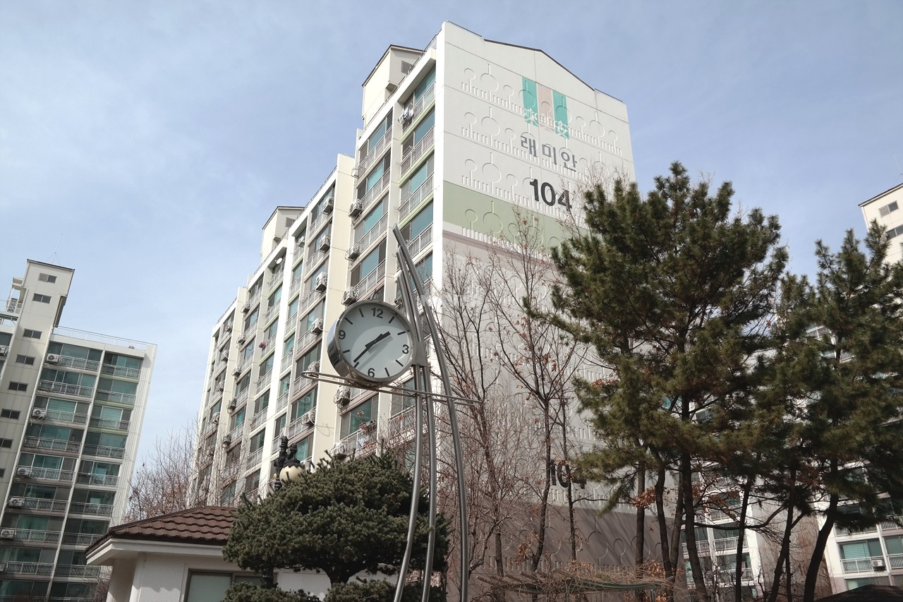 Building entrance with signage