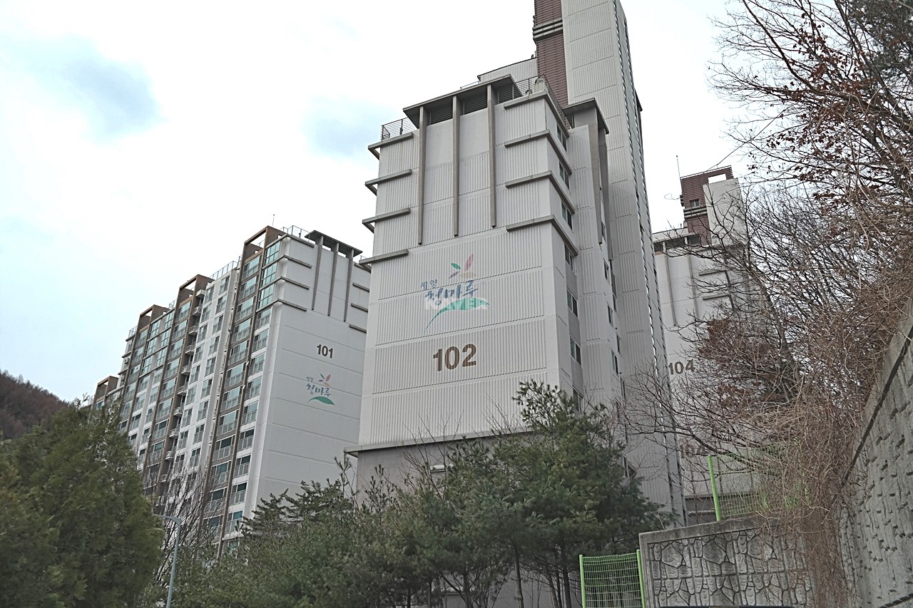 Building entrance with signage