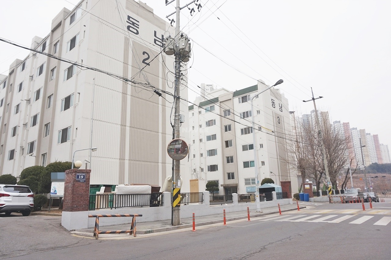 Building entrance with signage