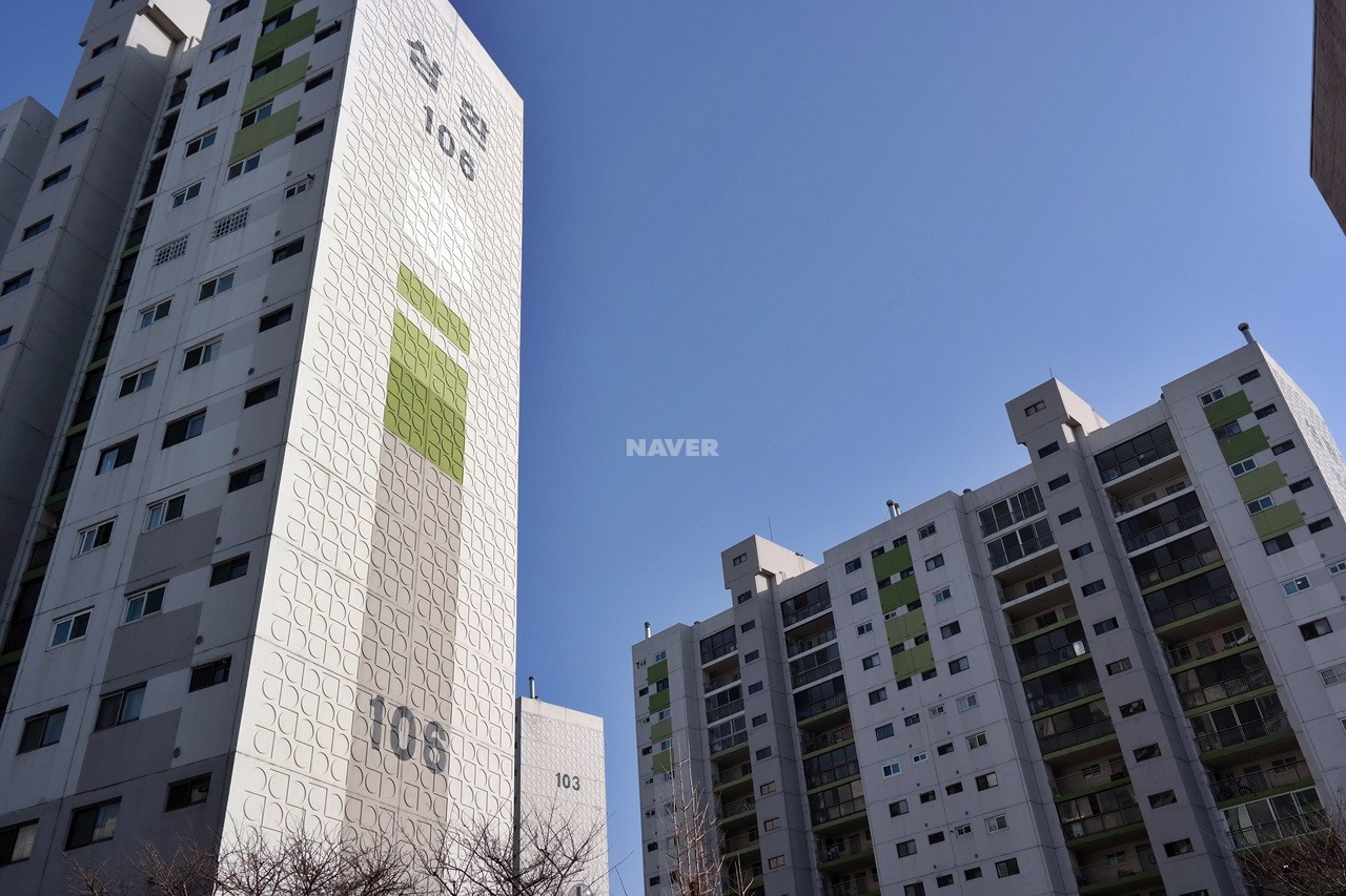 Building entrance with signage