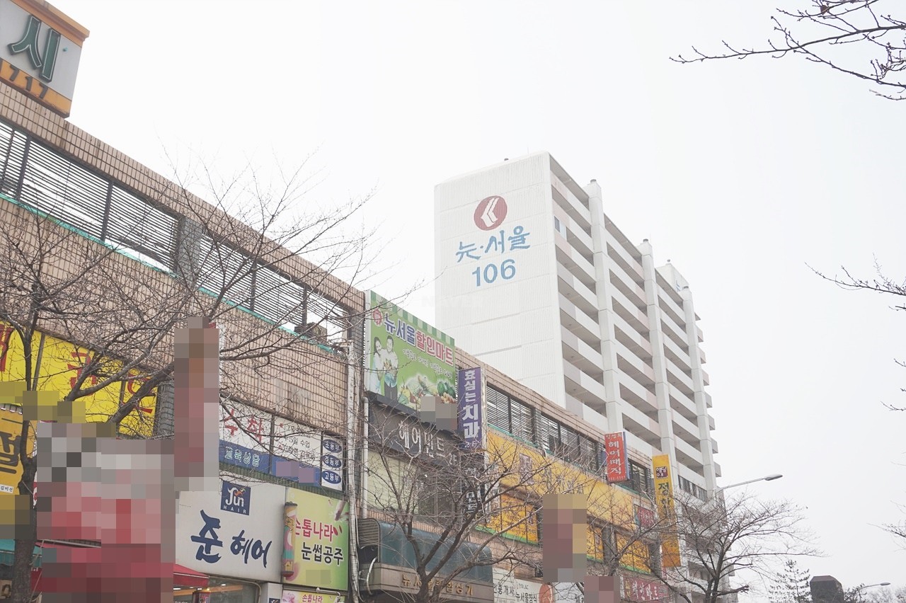 Building entrance with signage