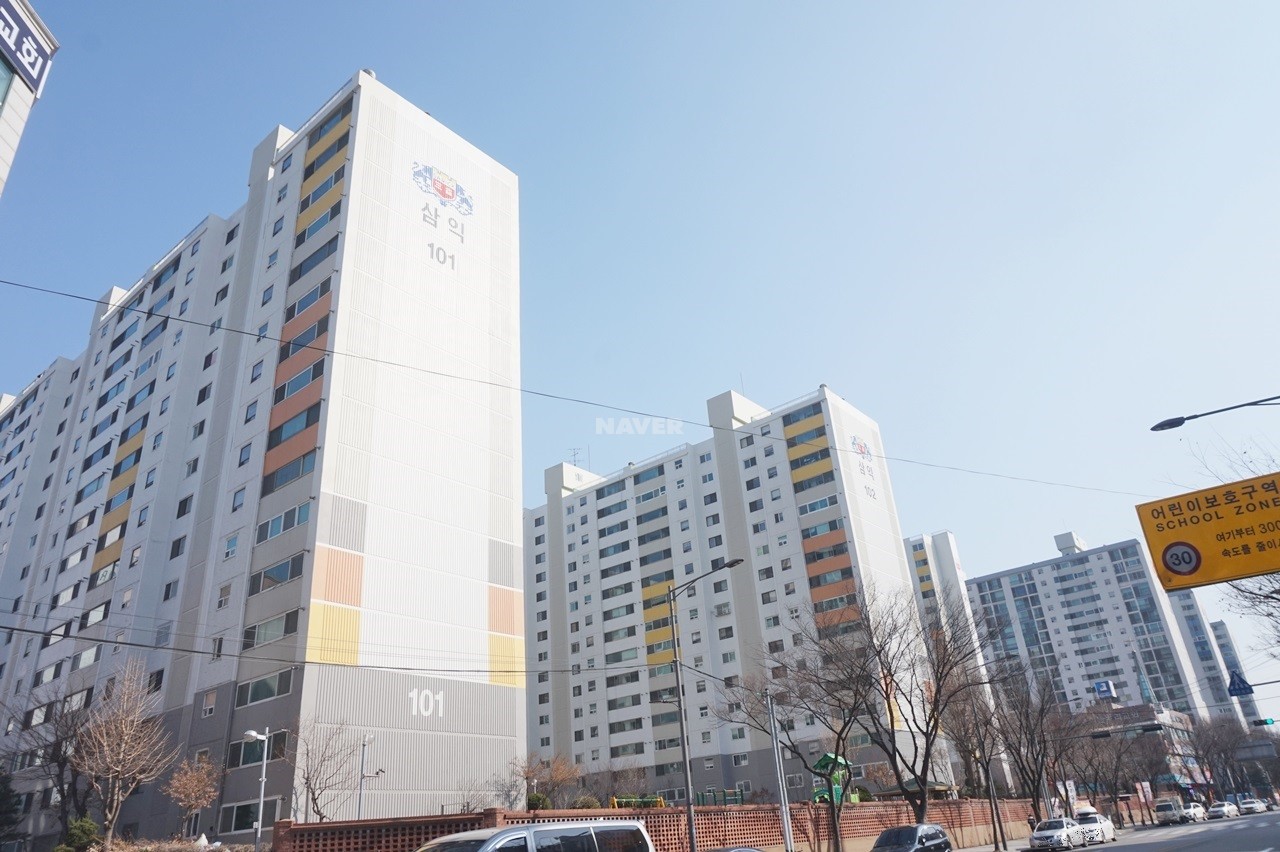 Building entrance with signage