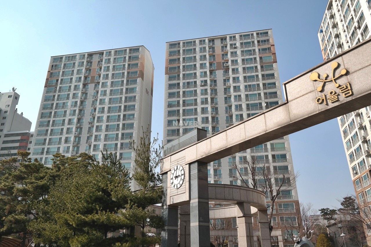 Building entrance with signage