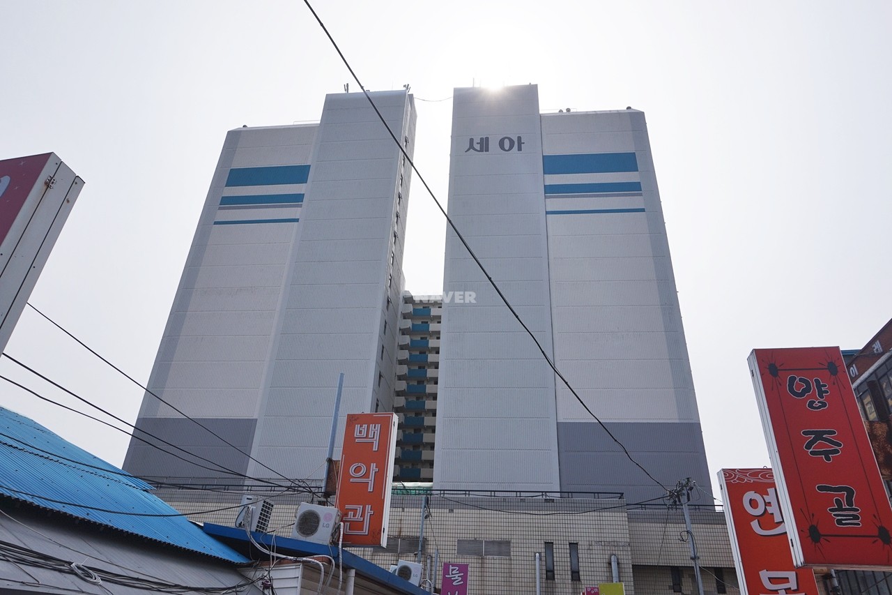 Building entrance with signage