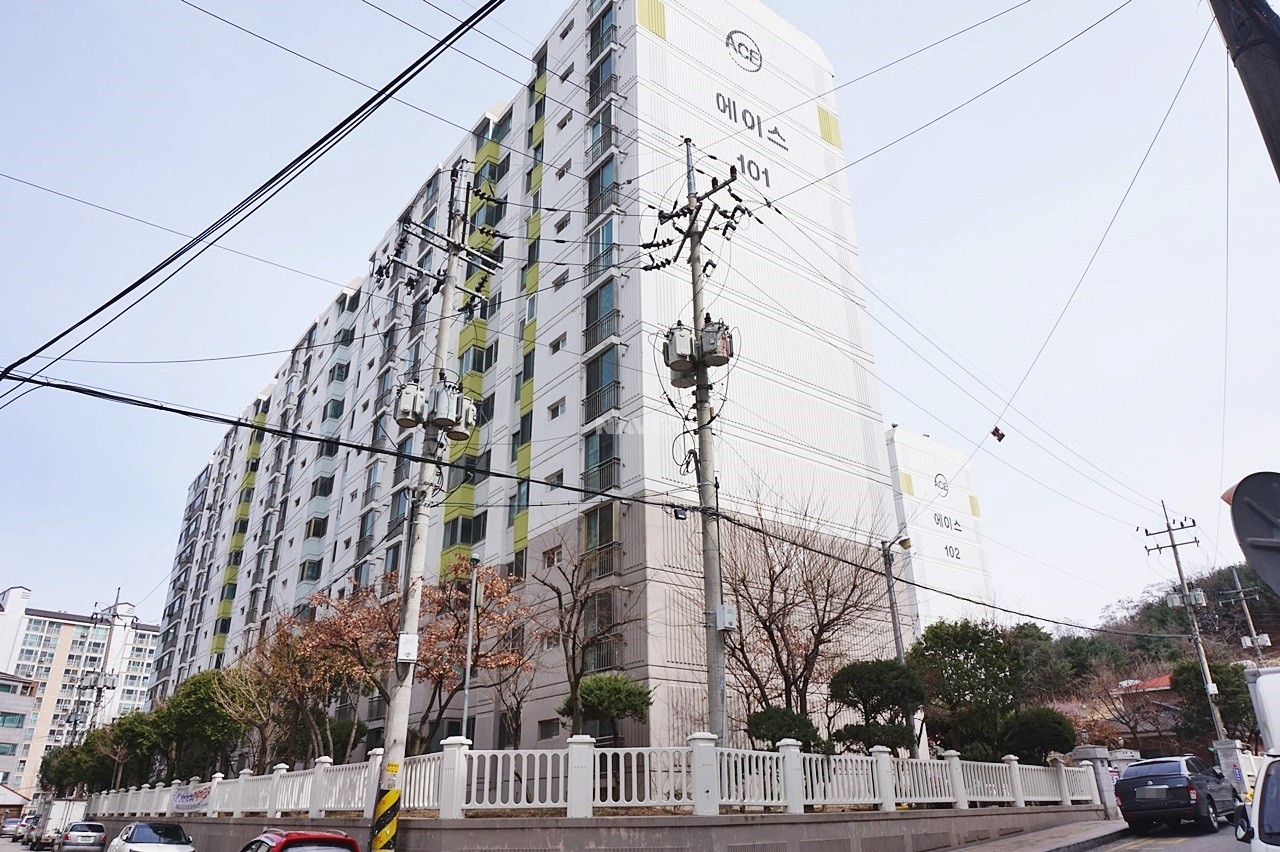 Building entrance with signage