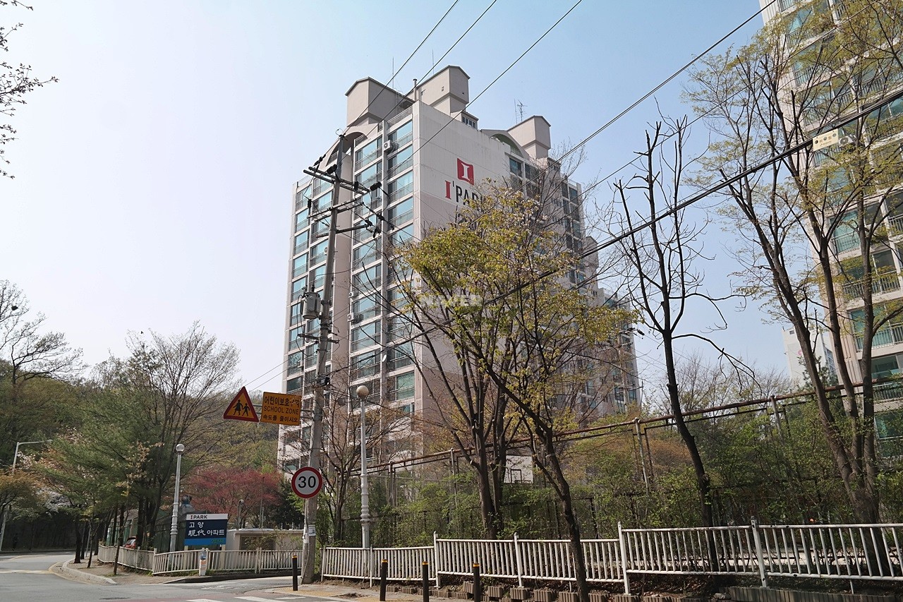 Building entrance with signage