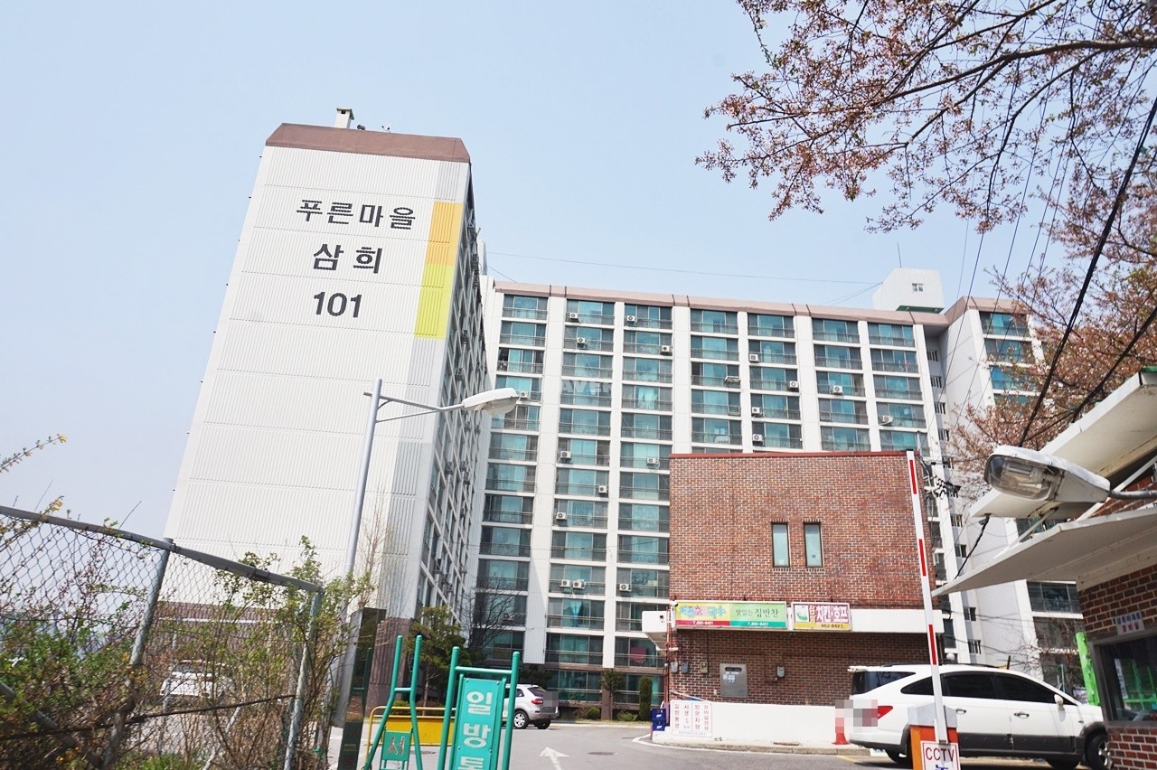 Building entrance with signage