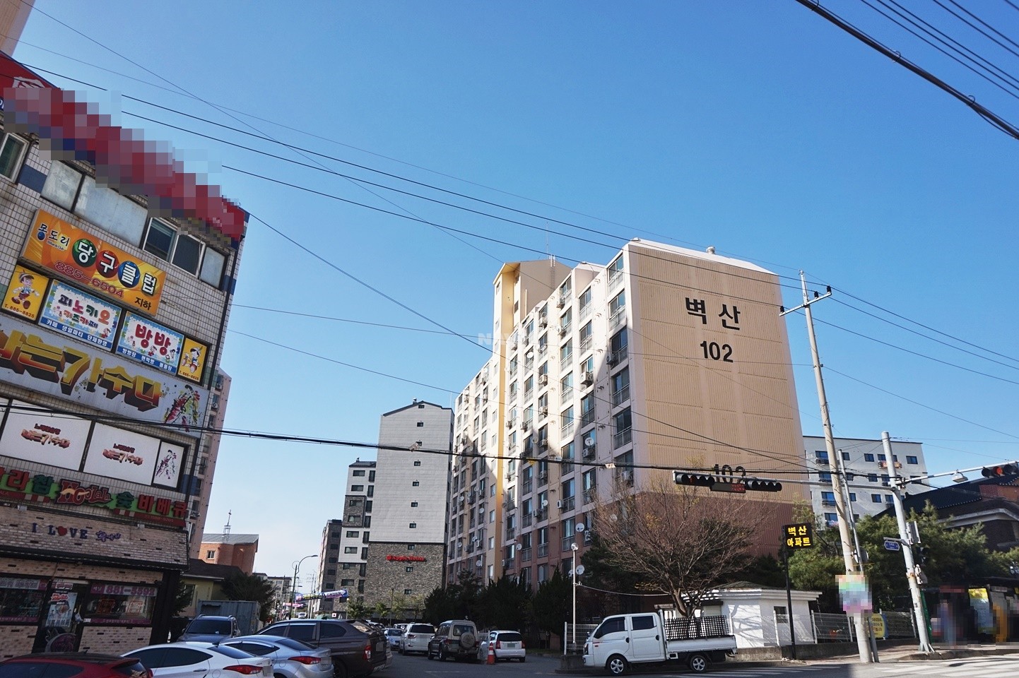 Building entrance with signage