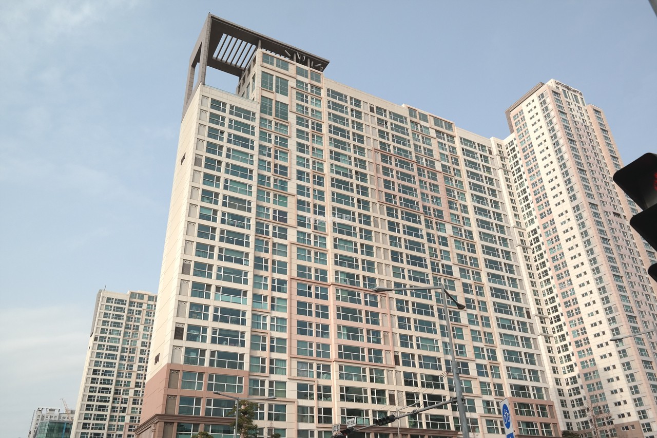 Building entrance with signage