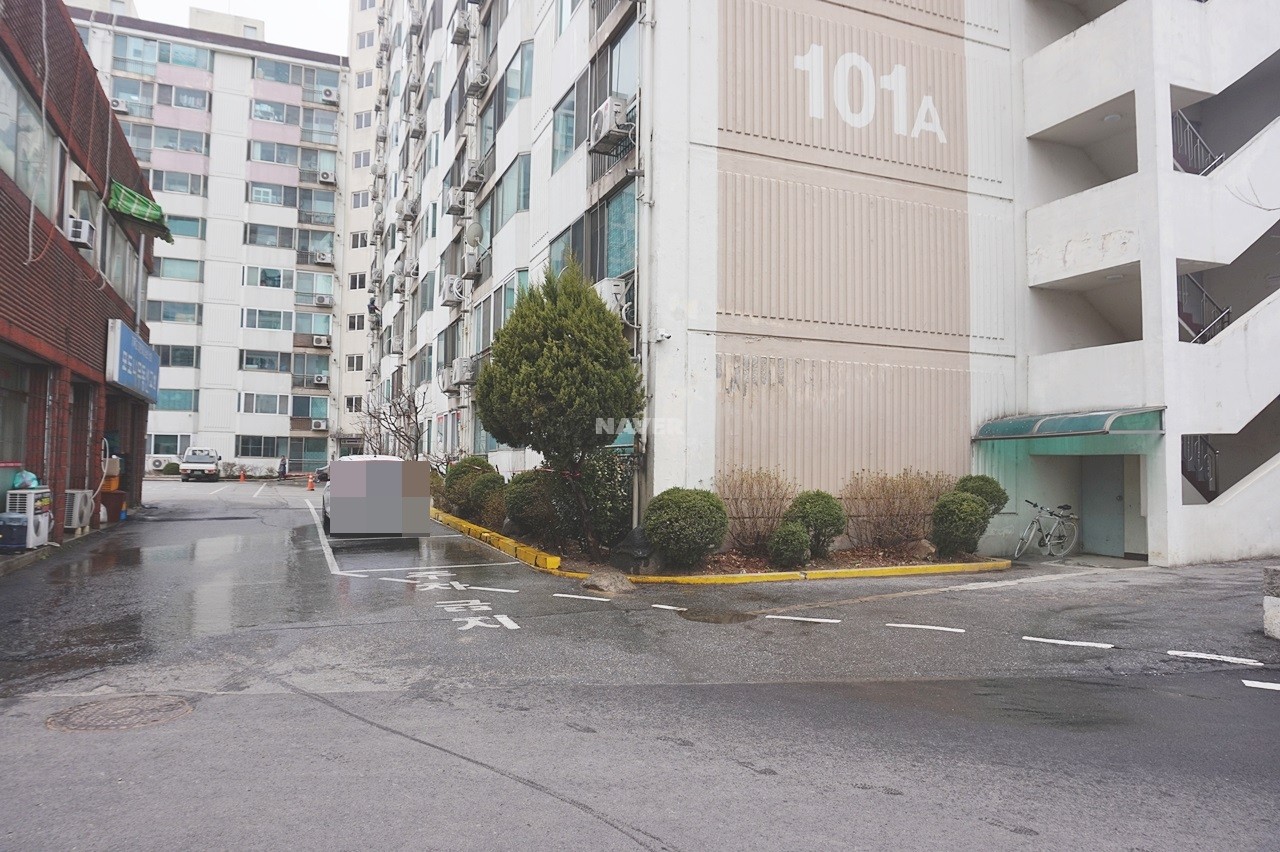 Building entrance with signage