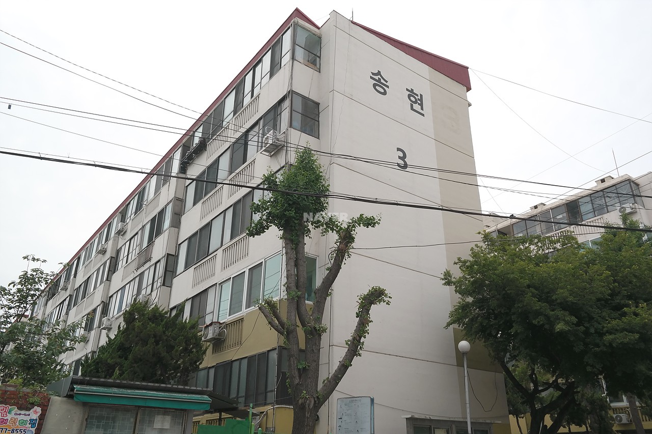 Building entrance with signage