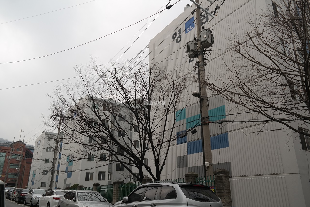 Building entrance with signage