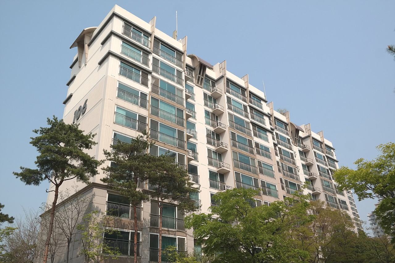Building entrance with signage