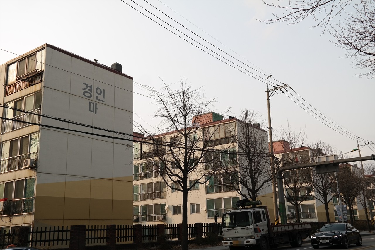 Building entrance with signage