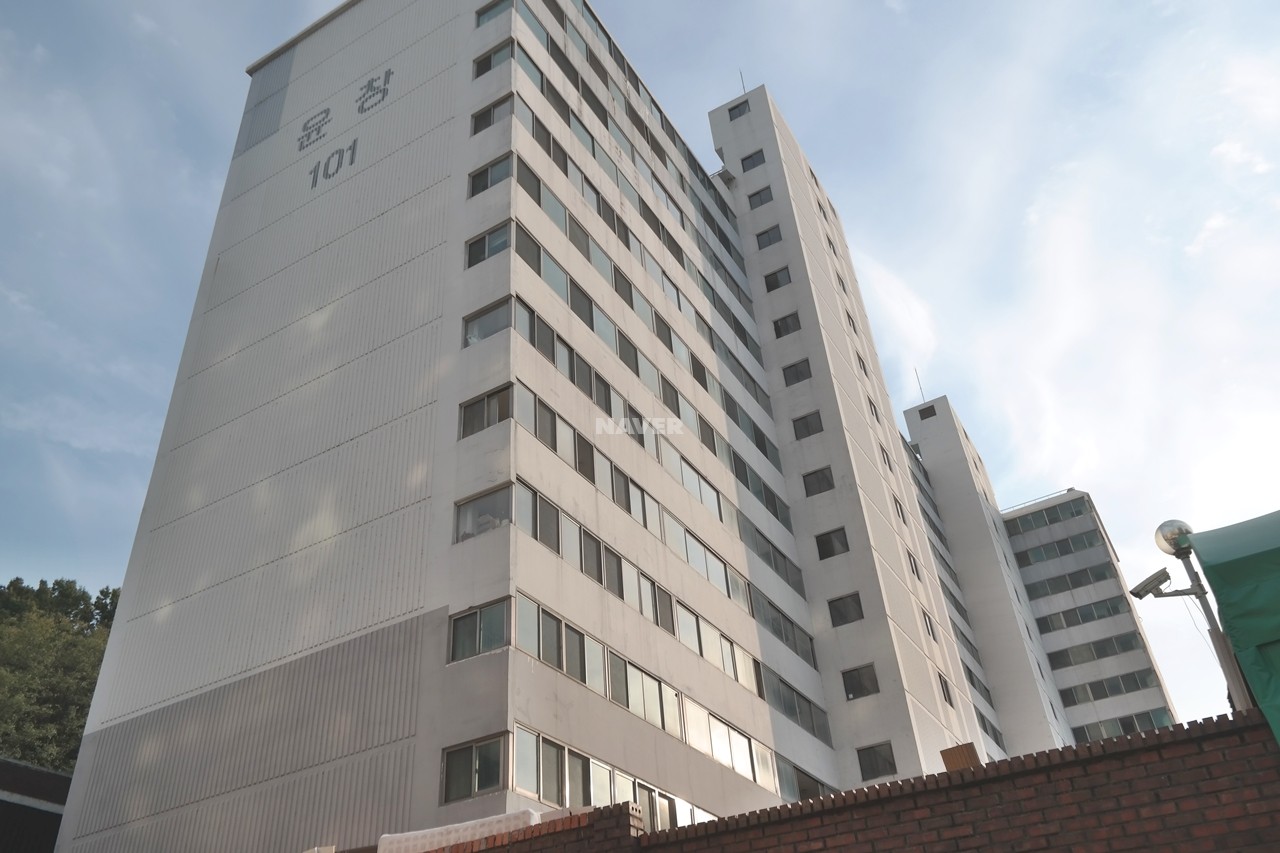 Building entrance with signage
