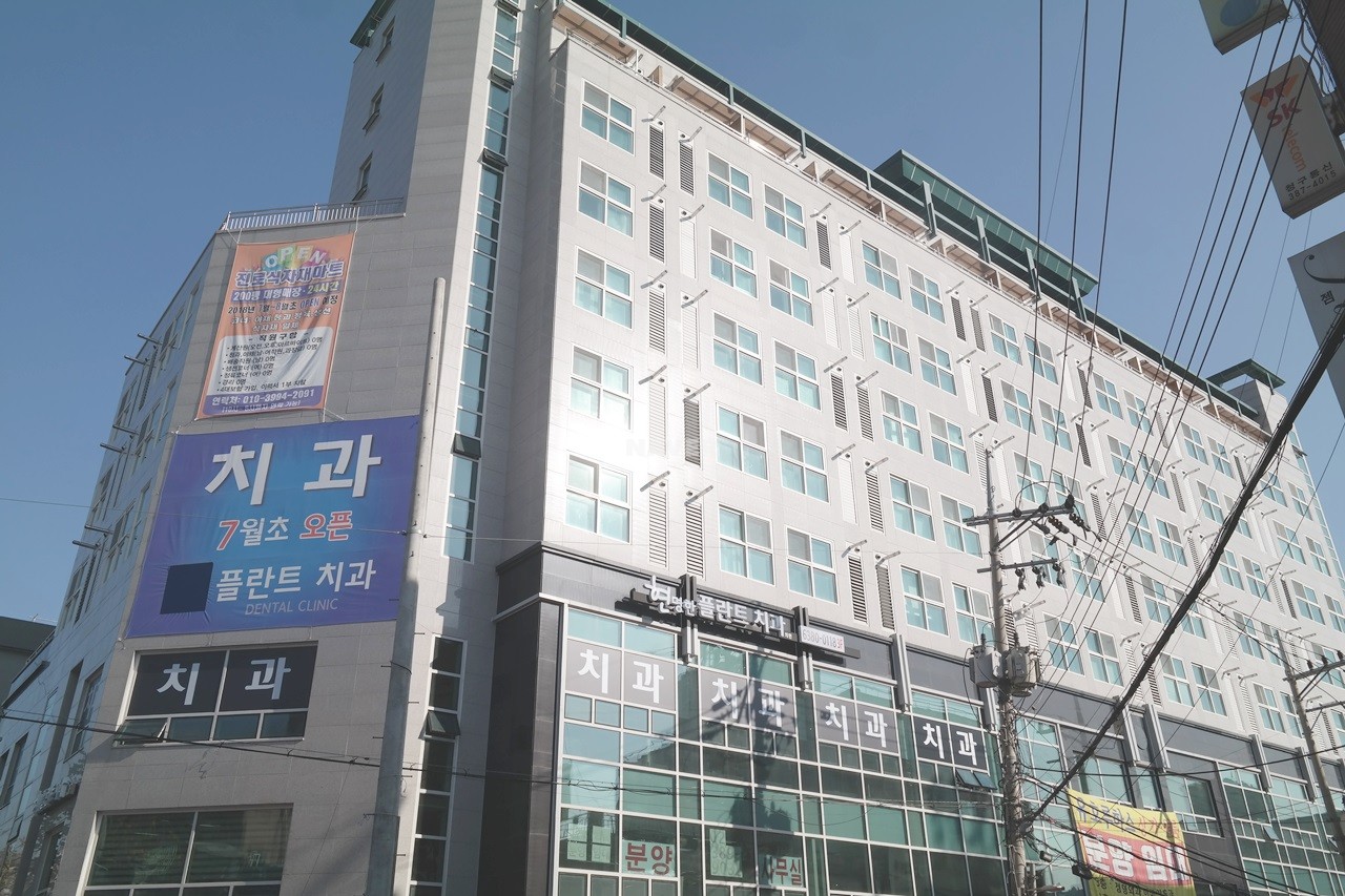 Building entrance with signage