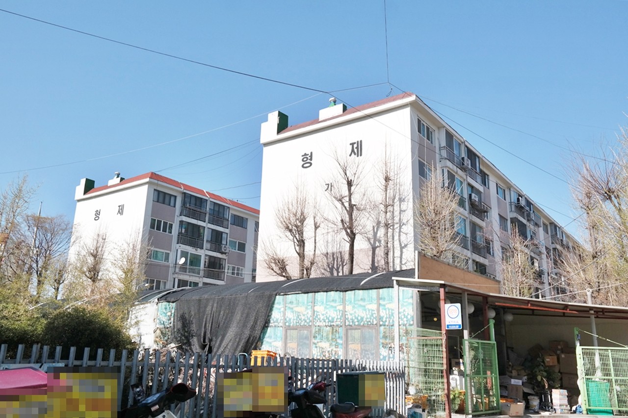 Building entrance with signage