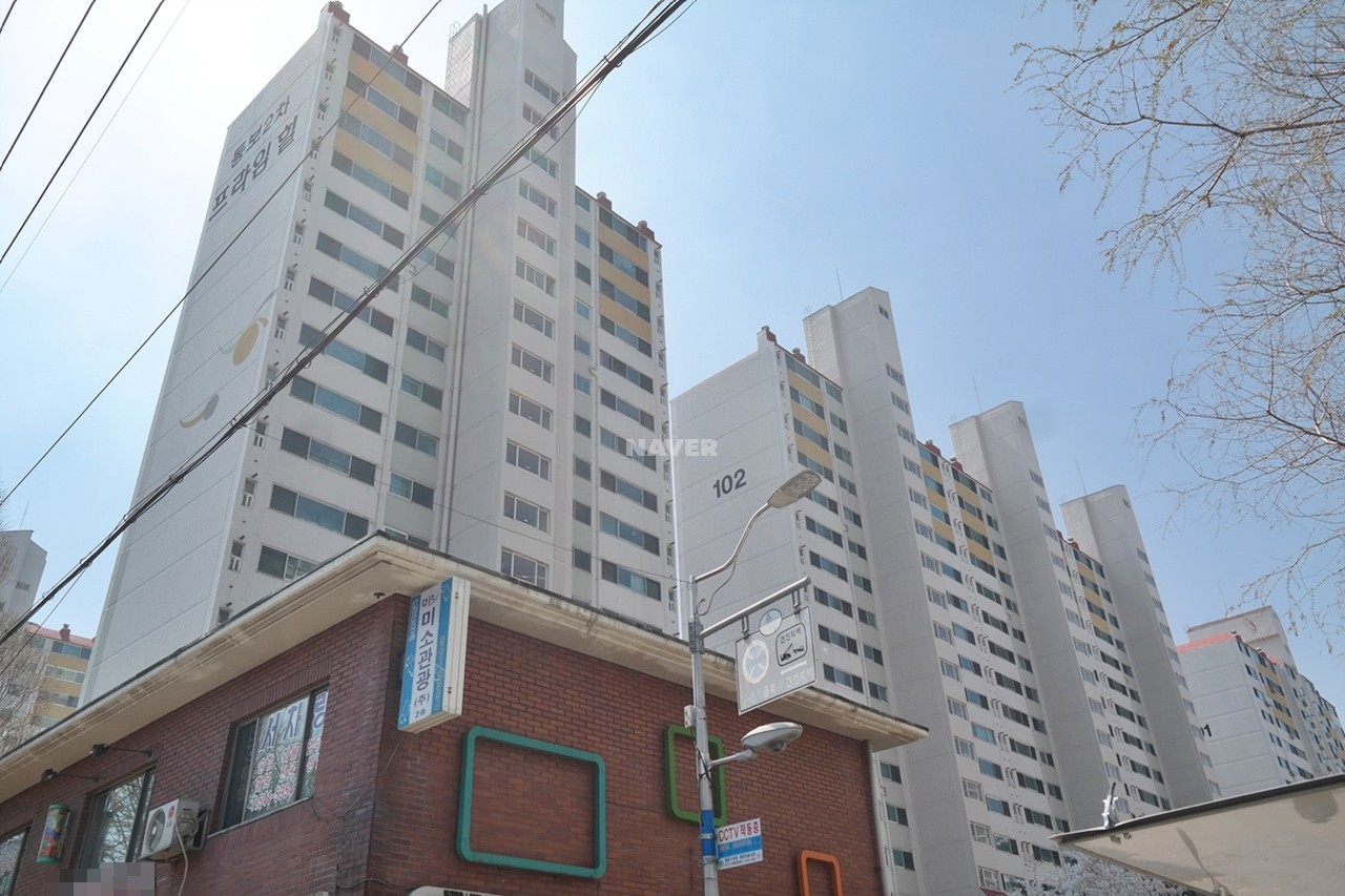 Building entrance with signage