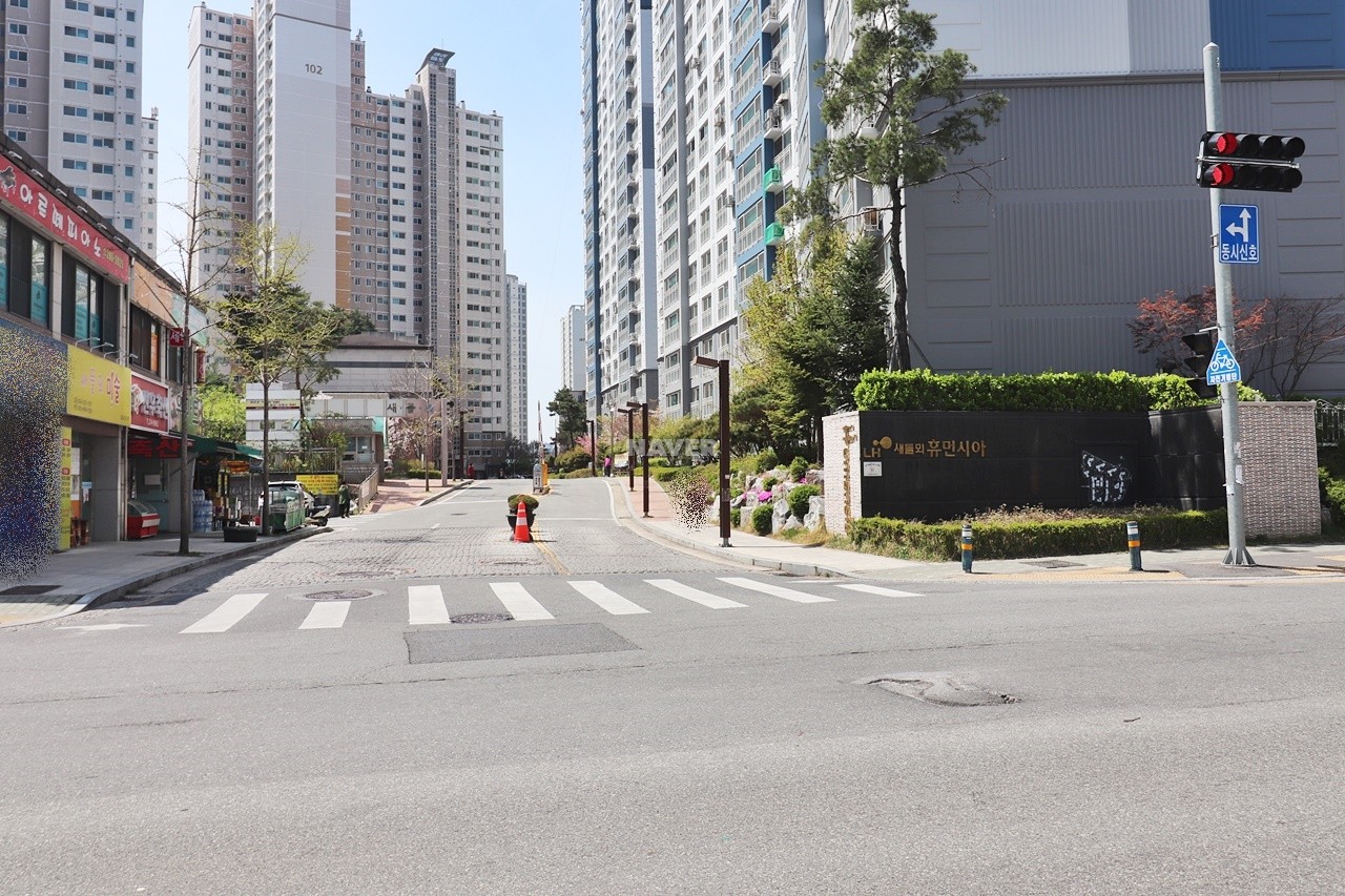 Building entrance with signage
