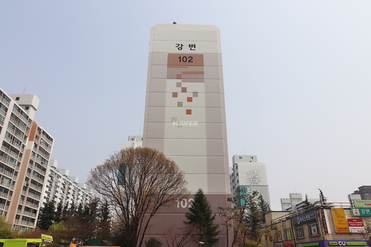 Building entrance with signage
