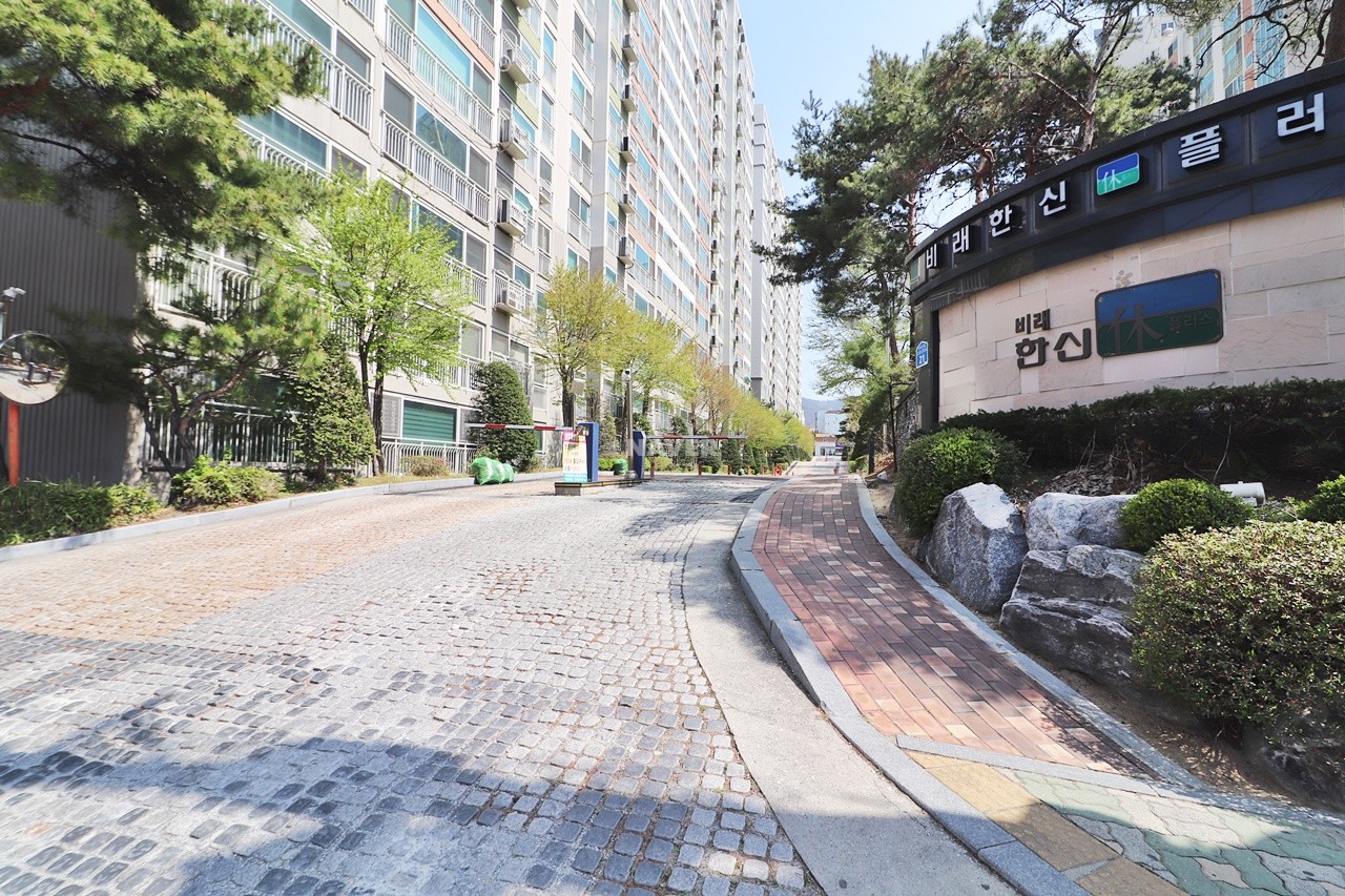 Building entrance with signage