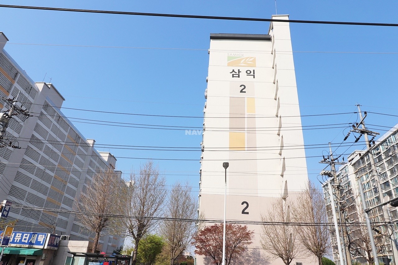 Building entrance with signage