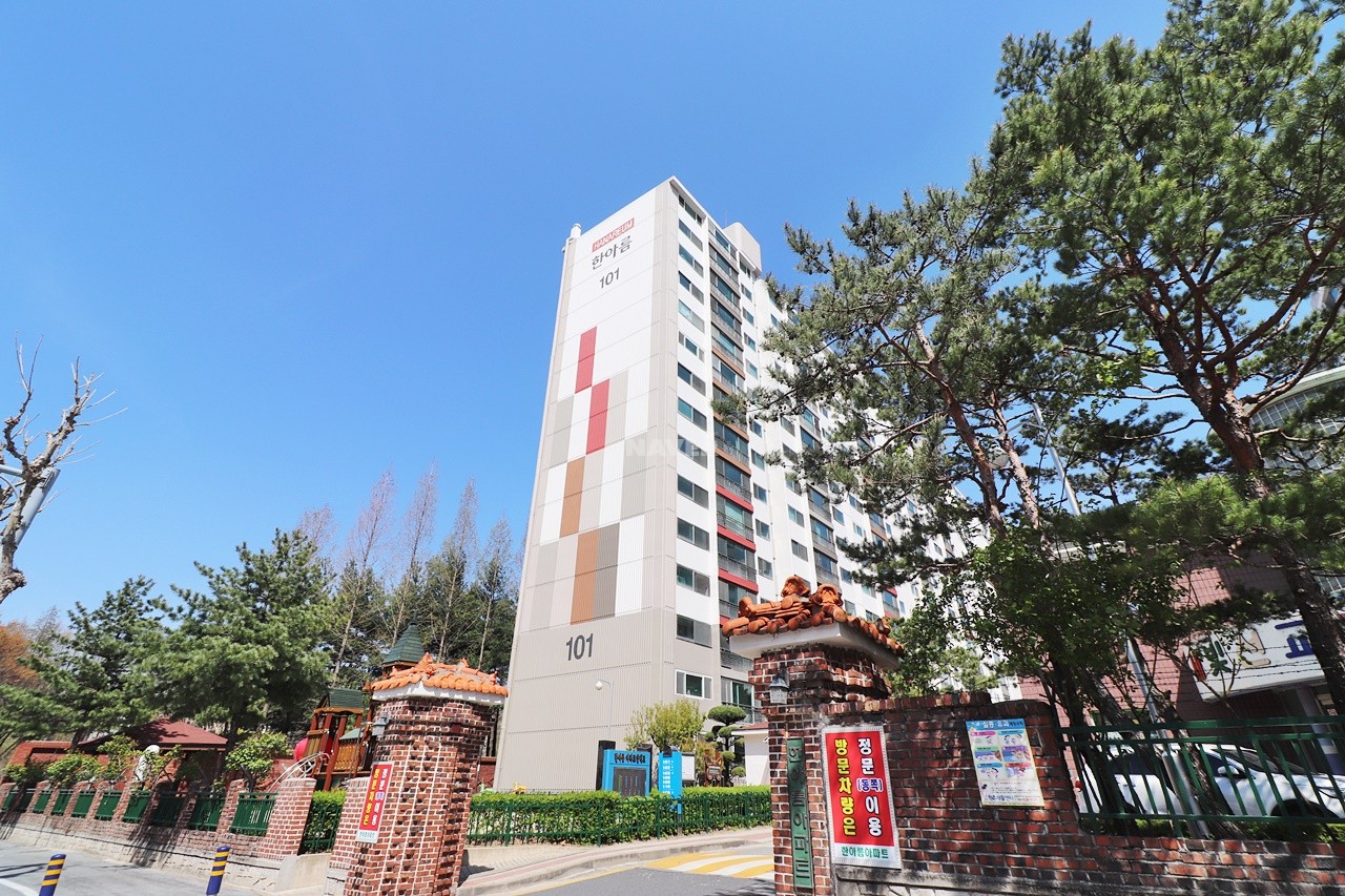 Building entrance with signage