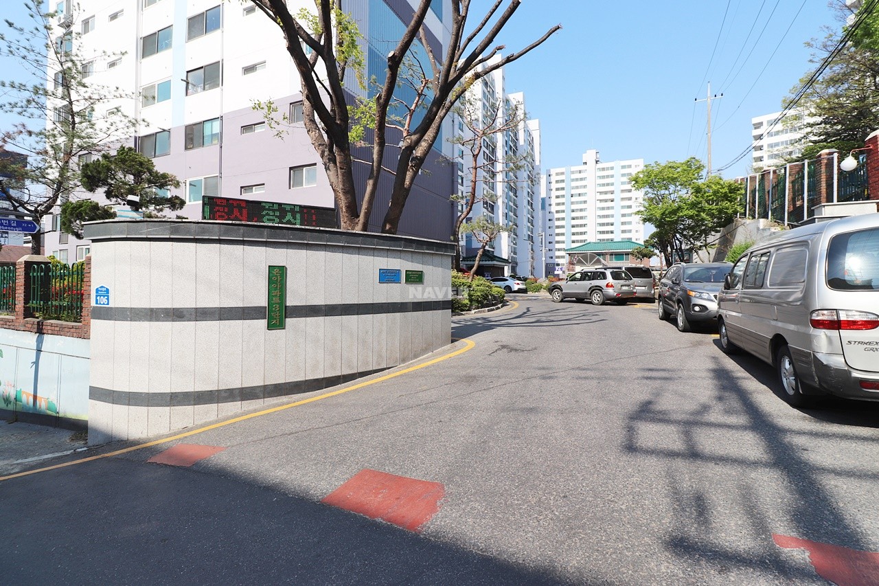 Building entrance with signage