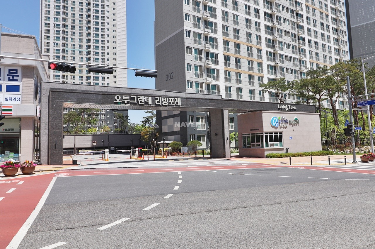 Building entrance with signage