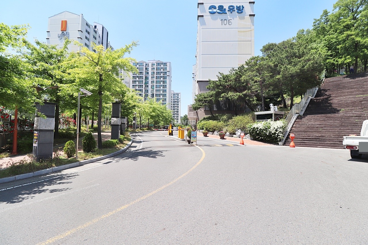 Building entrance with signage