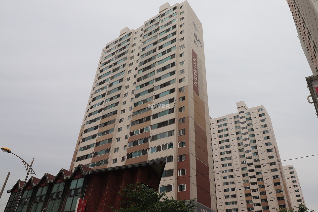 Building entrance with signage