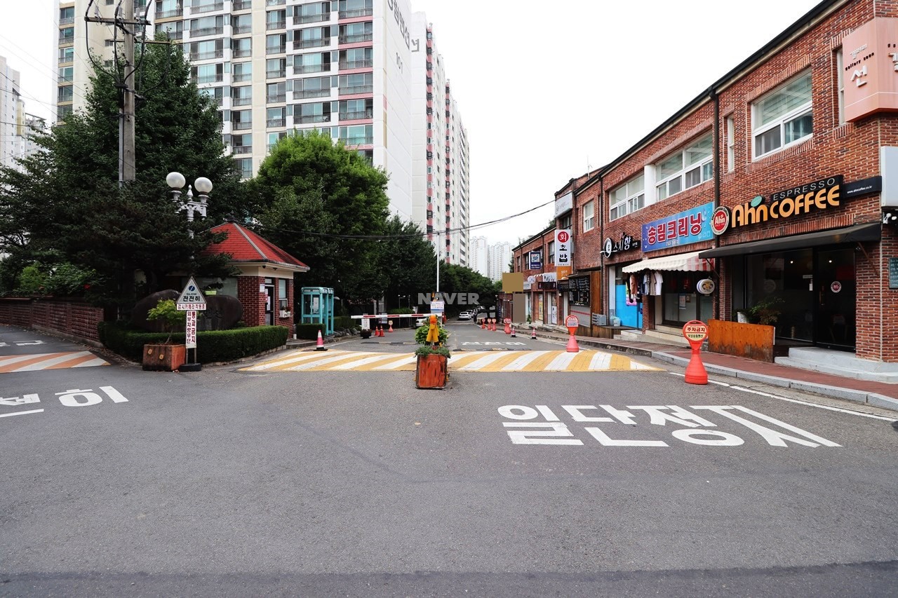 Building entrance with signage