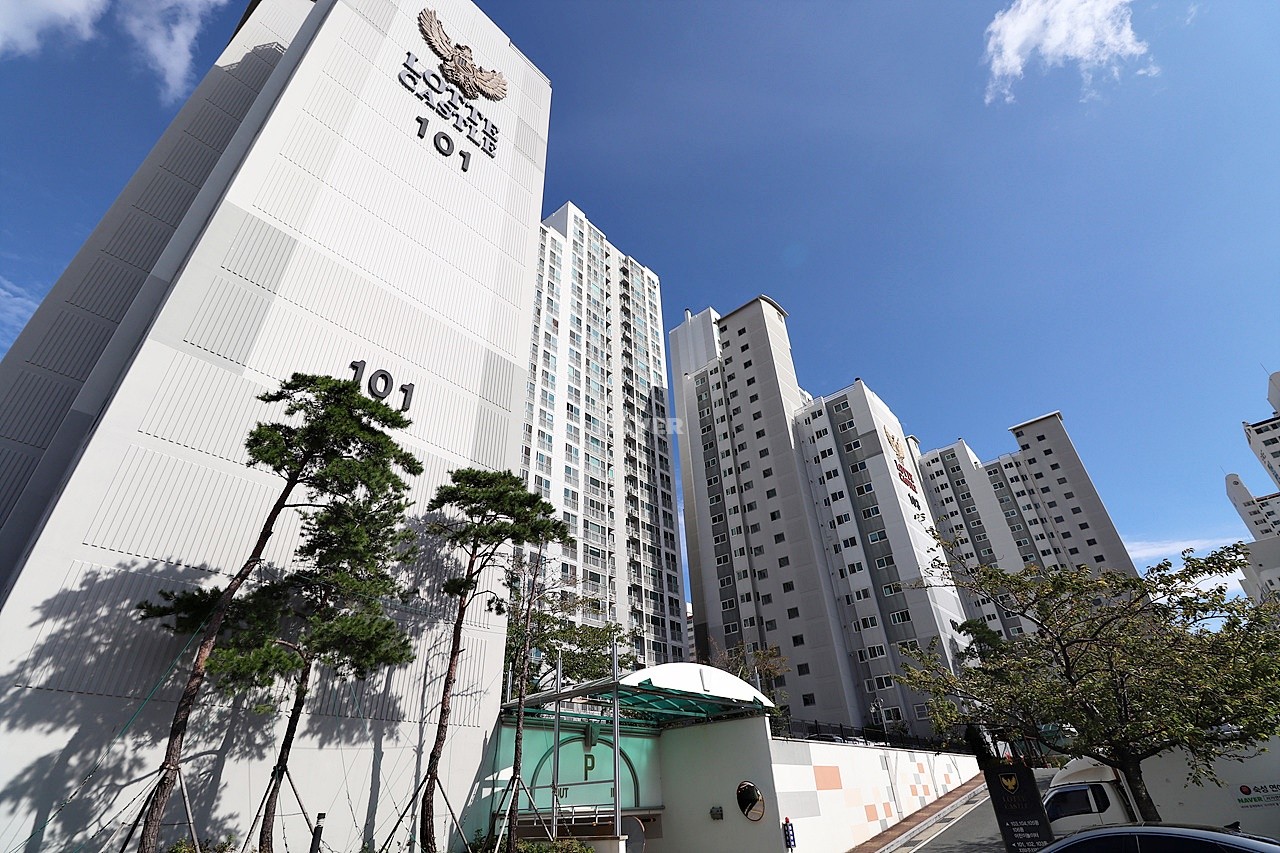 Building entrance with signage
