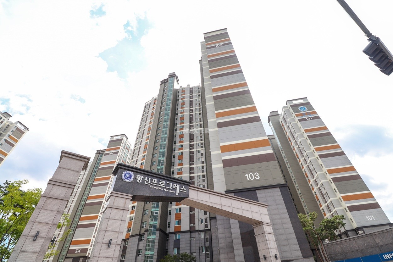 Building entrance with signage