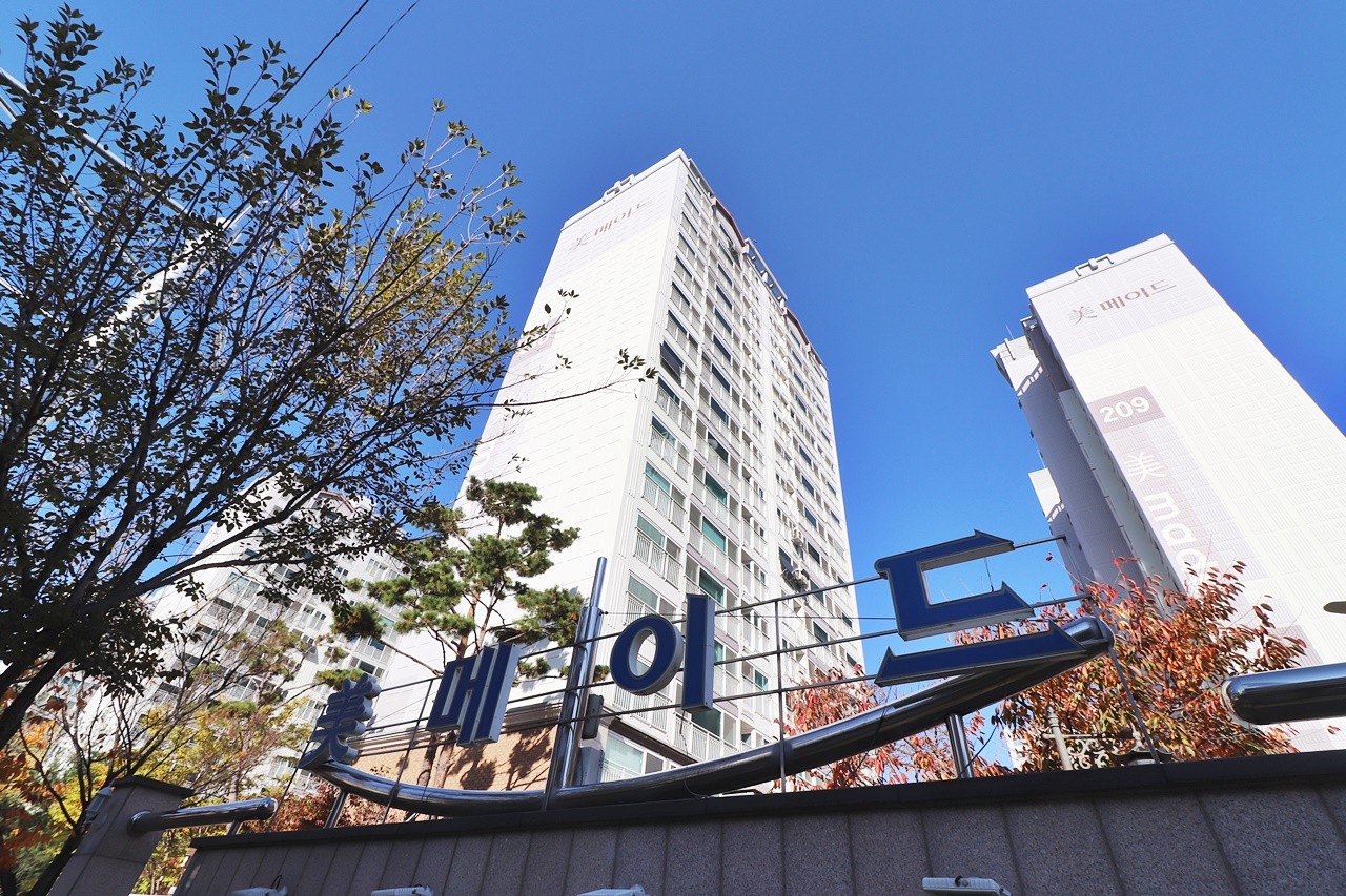 Building entrance with signage