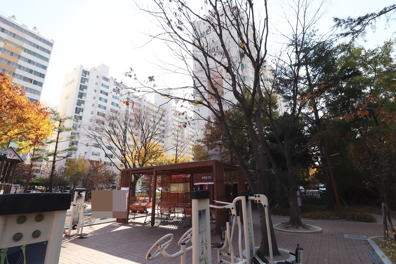 Building entrance with signage
