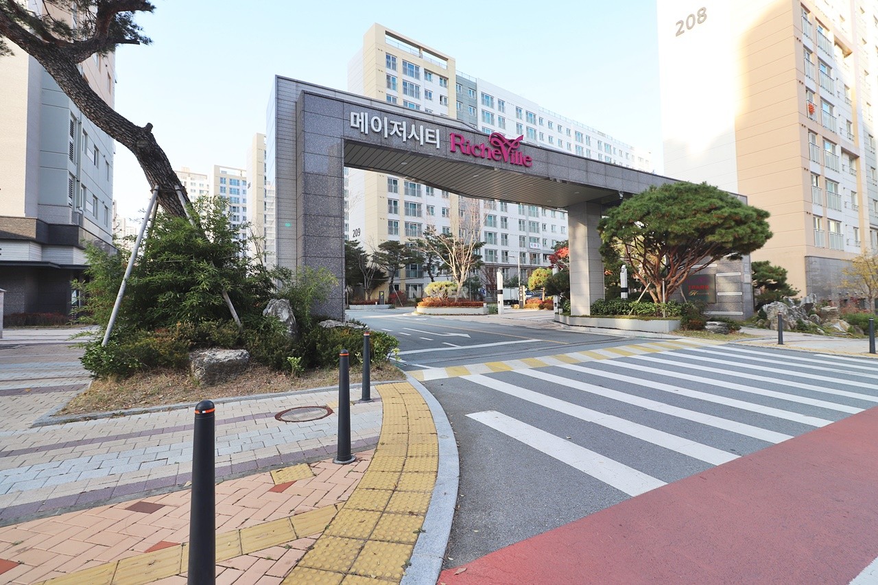 Building entrance with signage