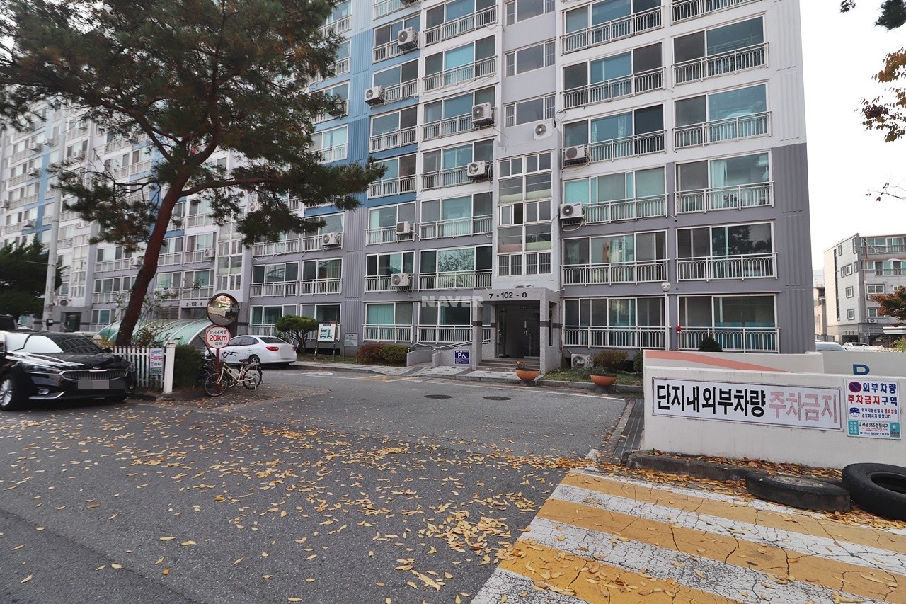 Building entrance with signage