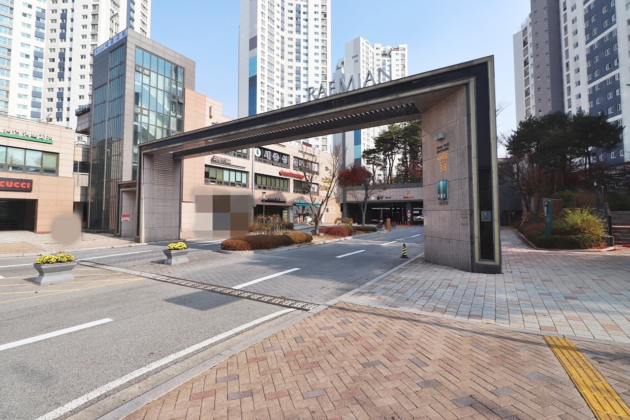 Building entrance with signage