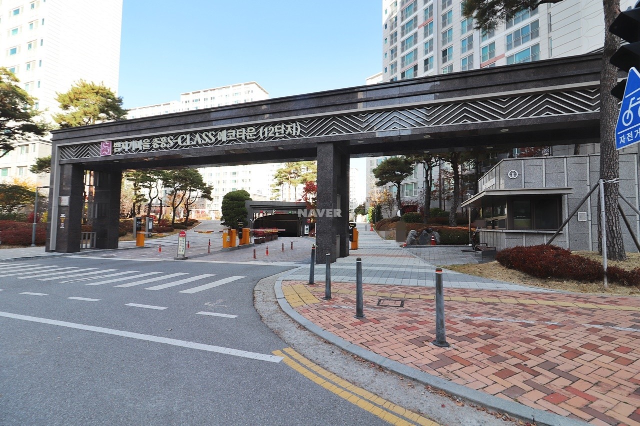 Building entrance with signage