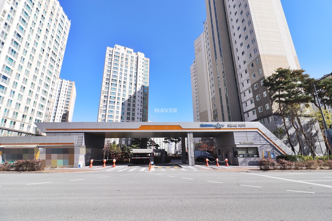 Building entrance with signage