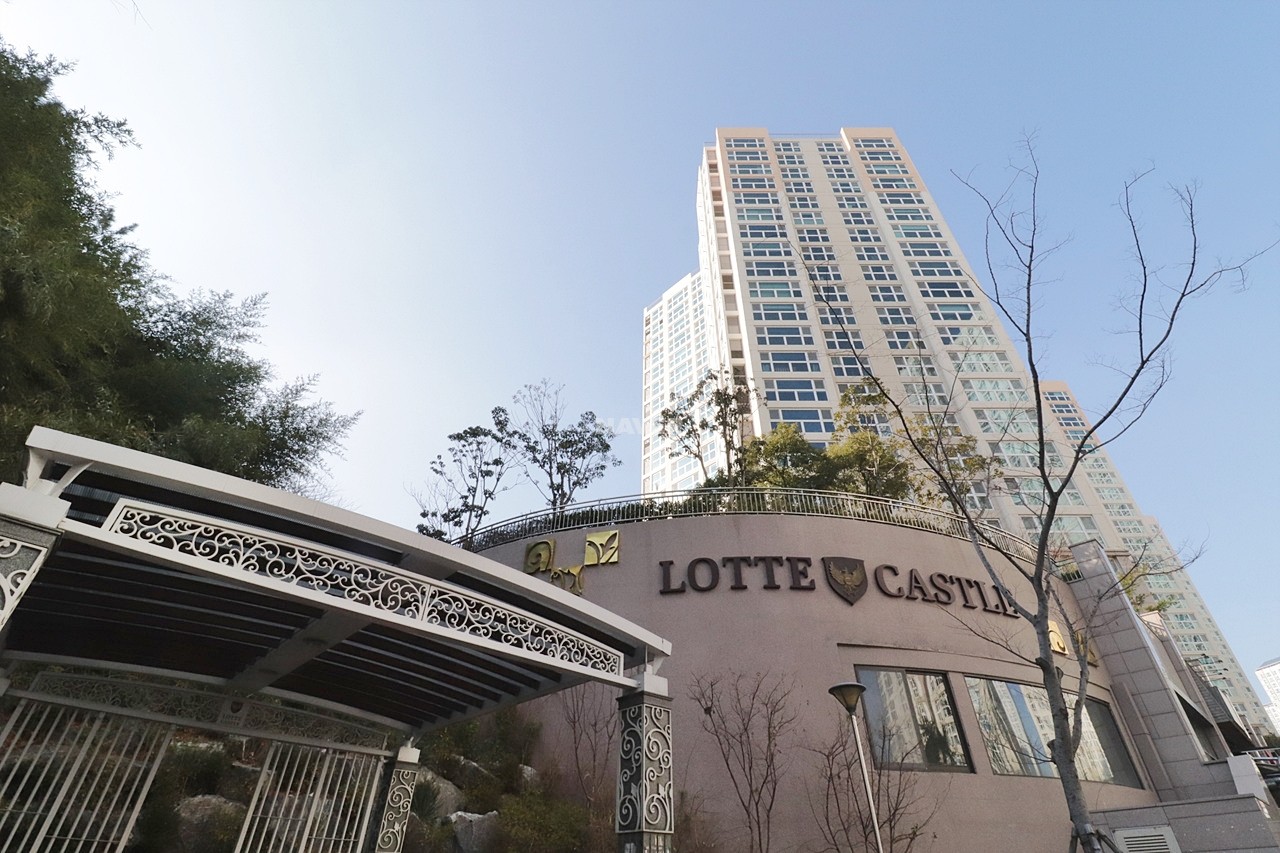 Building entrance with signage