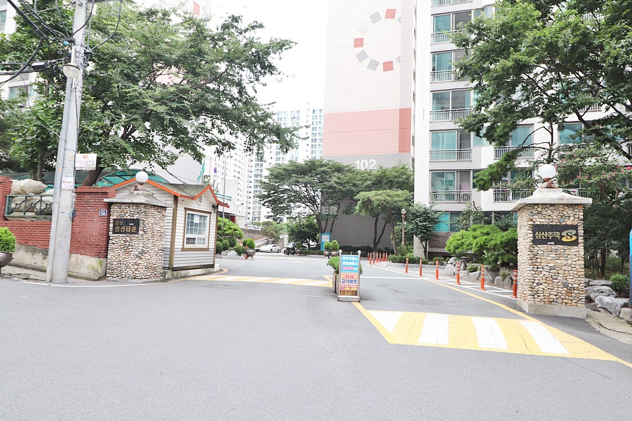 Building entrance with signage