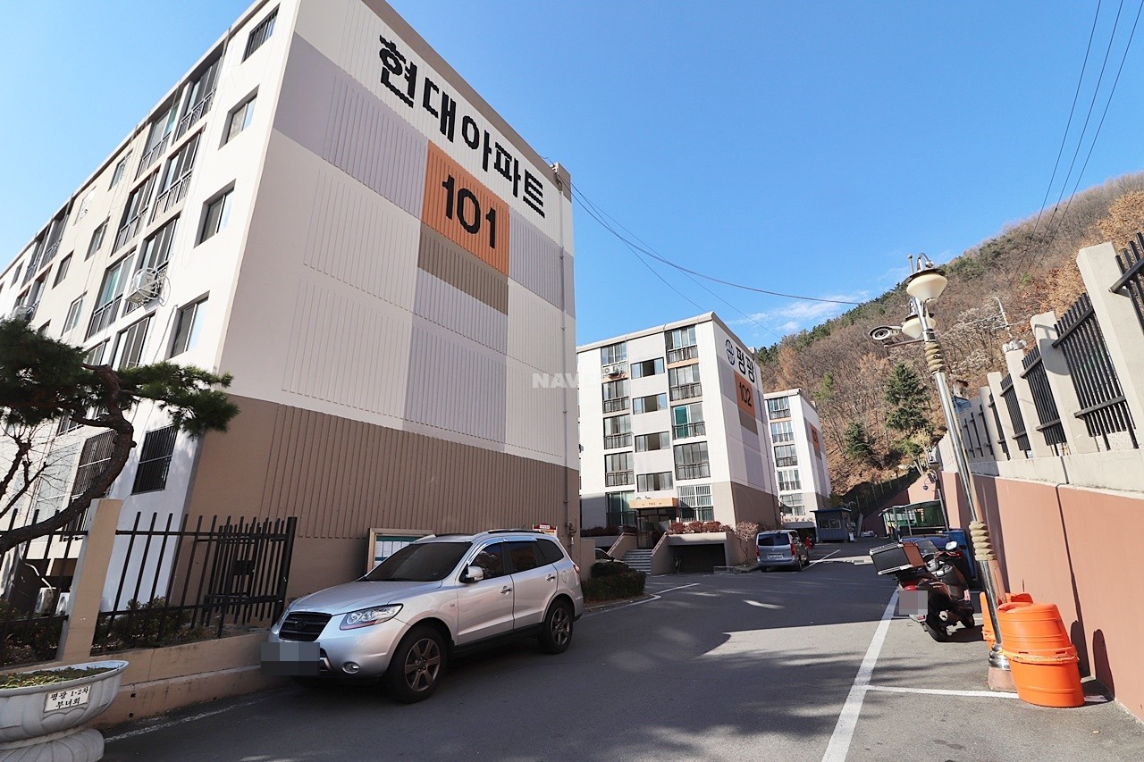 Building entrance with signage
