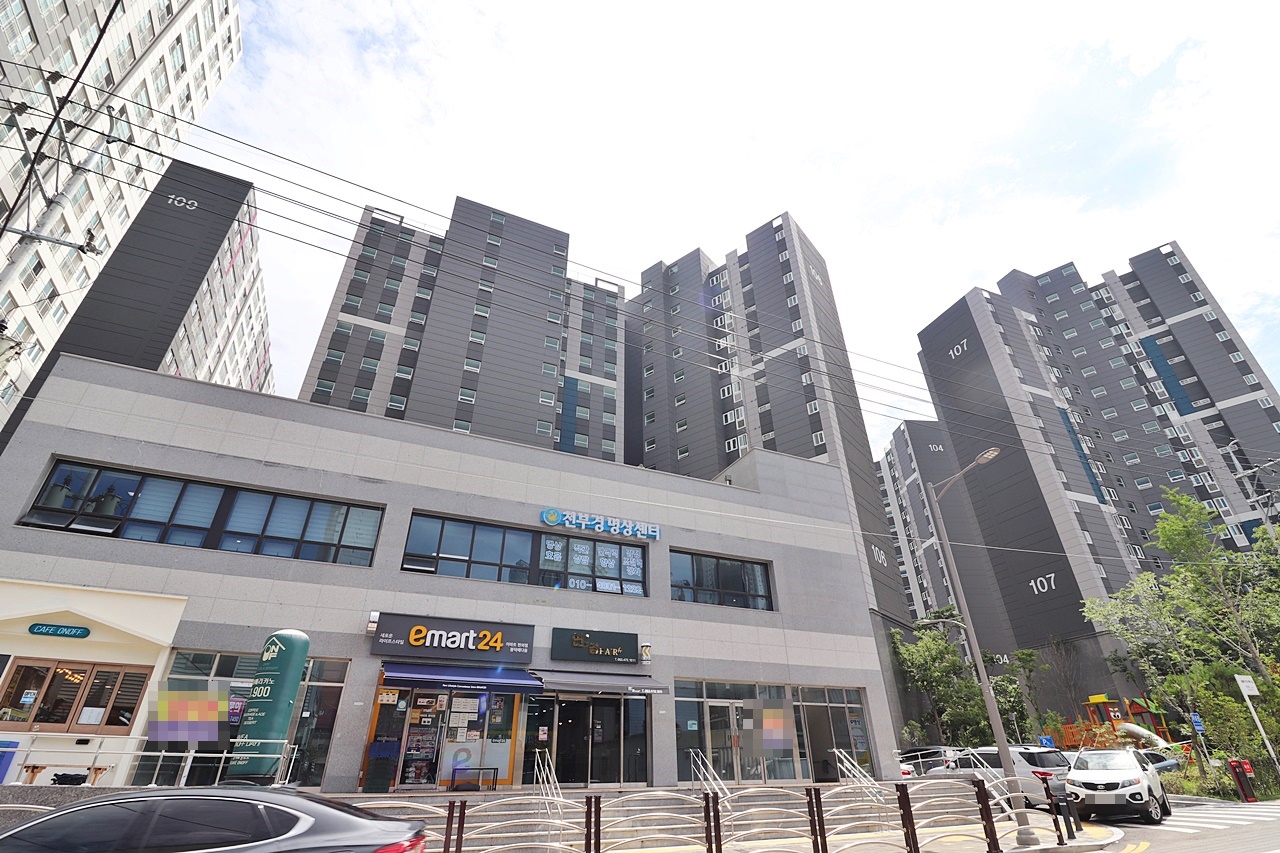 Building entrance with signage