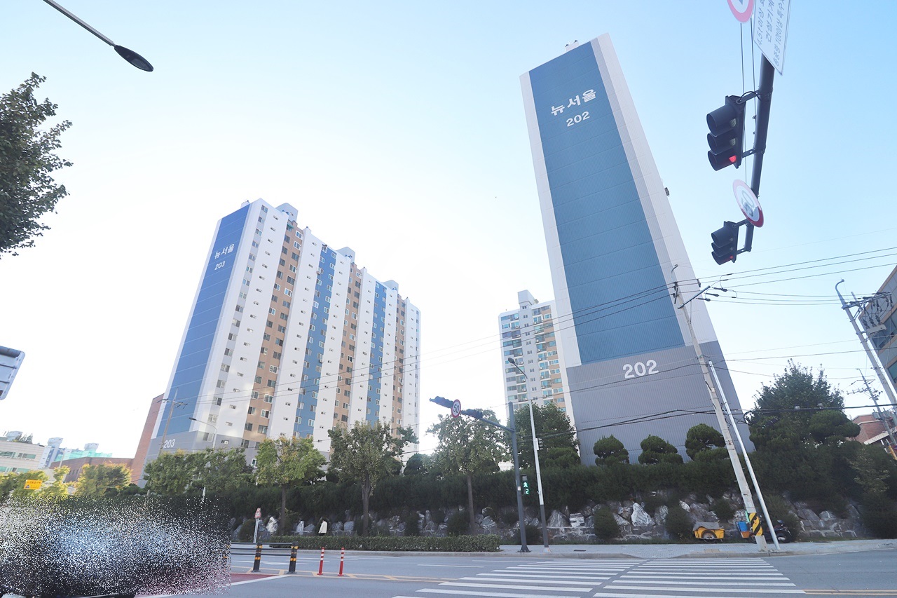 Building entrance with signage