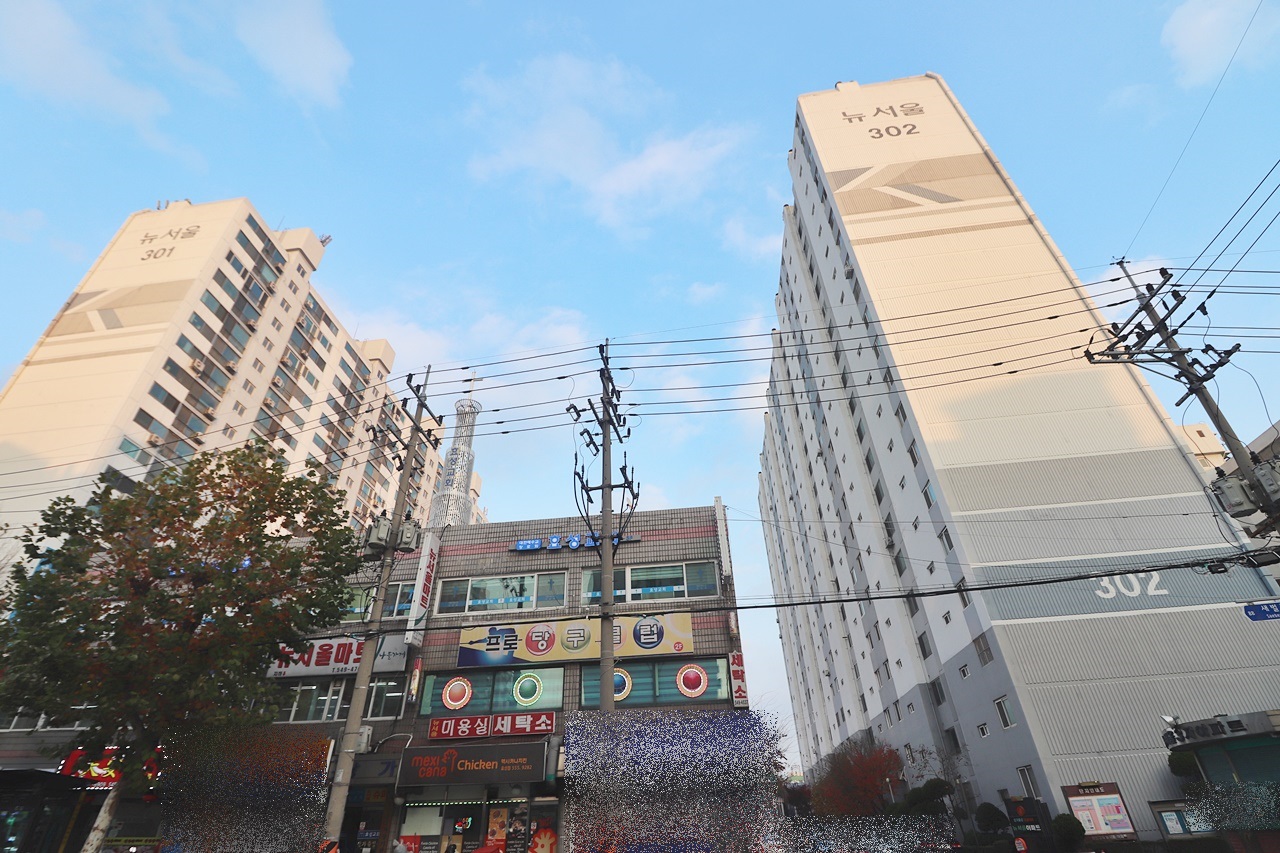 Building entrance with signage