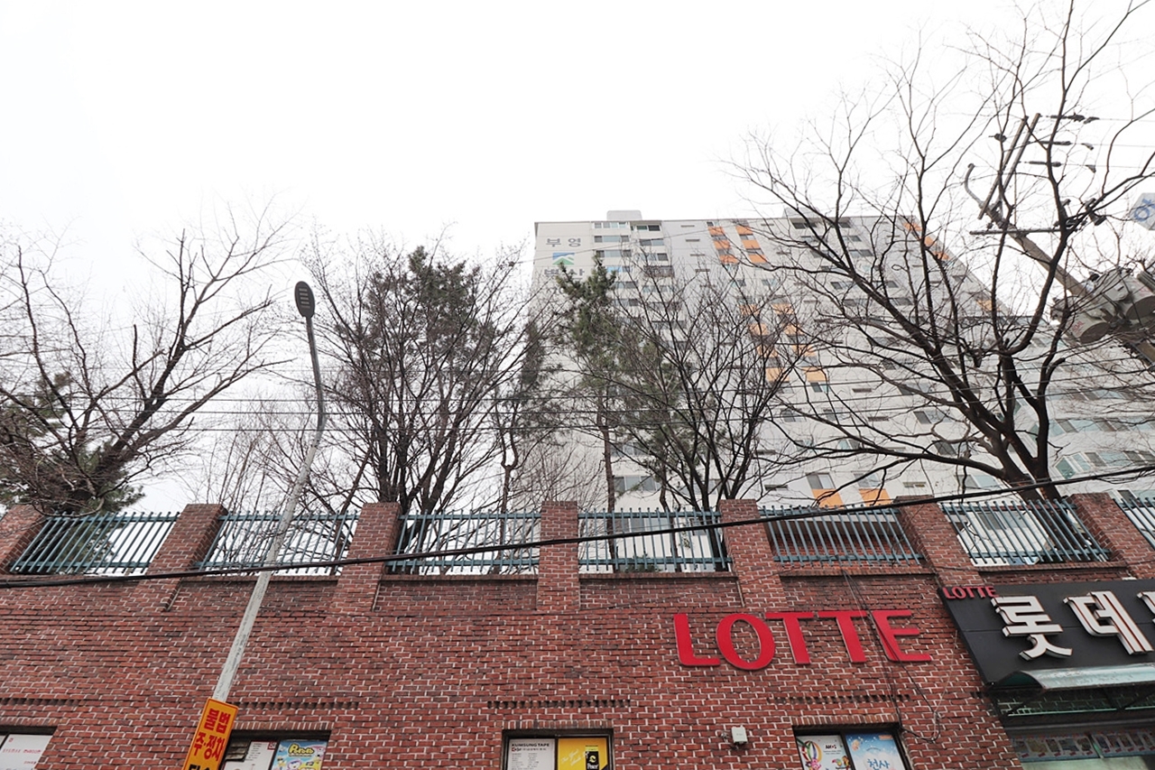 Building entrance with signage