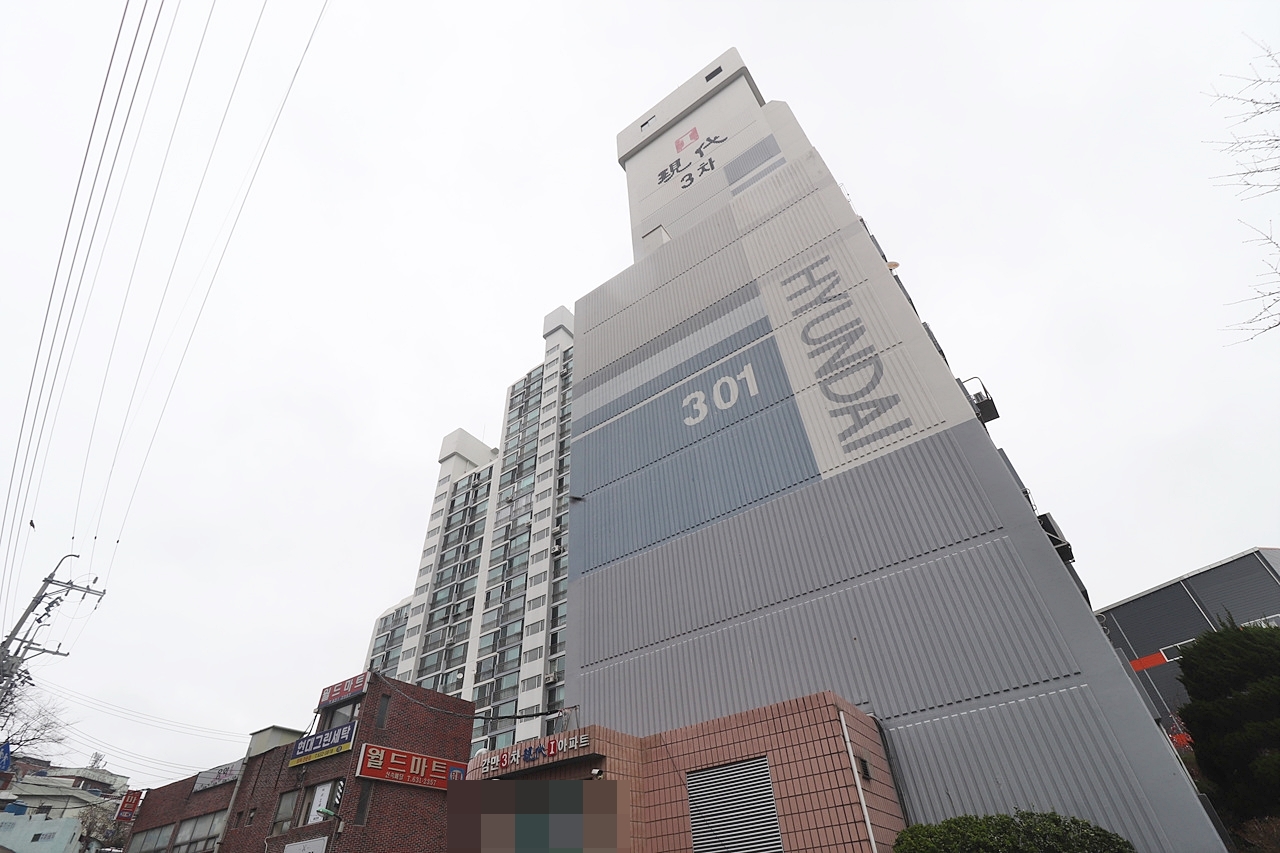 Building entrance with signage